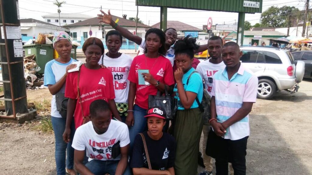 Jeunes en plein Evangelisation